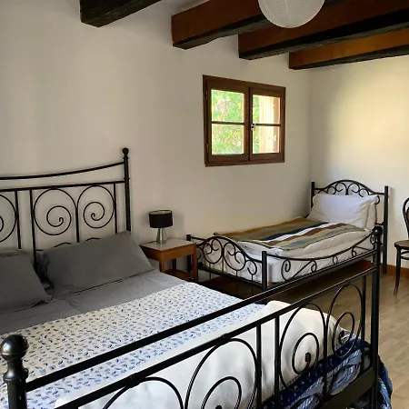 Spacious In A Charming, Tranquil Village * Saint-Vincent-Rive-d'Olt