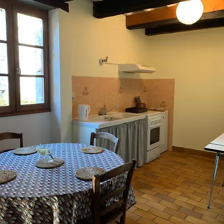 Apartment Spacious In A Charming, Tranquil Village Saint-Vincent-Rive-d'Olt